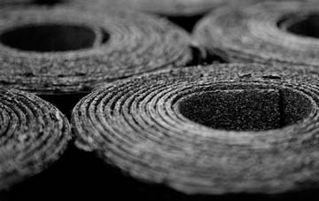 Quaking Houses bitumen roof disadvantages